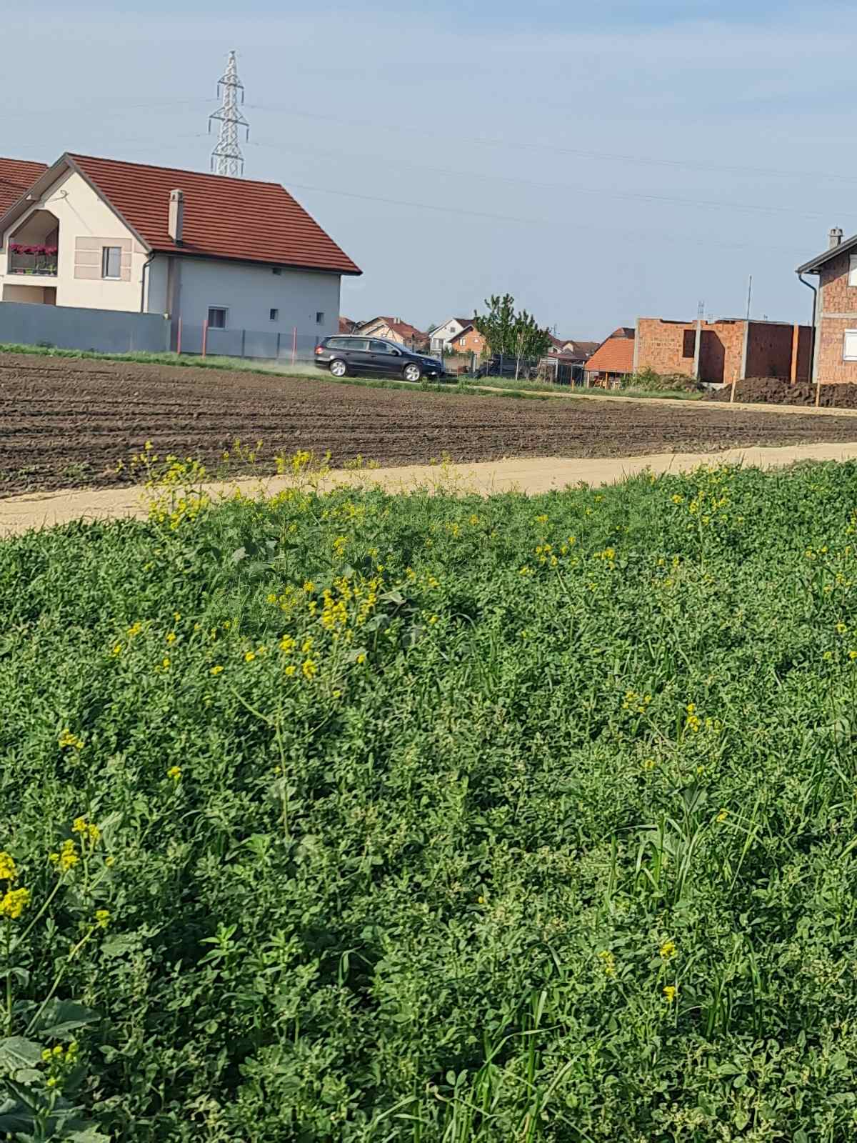 Batajnica, Busije, Male međe, plac 5 ari