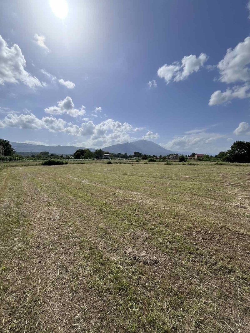 Na prodaju plac u naselju Begovina, Danilovgrad Slika