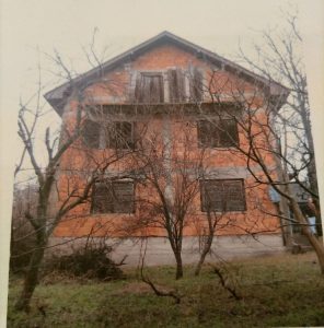 Kuća 230m2 i 10a placa - Mala Moštanica-ulica Vis - Nekretnine oglasi