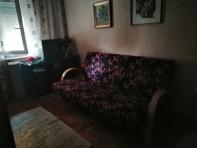 dvosoban stan,atraktivan