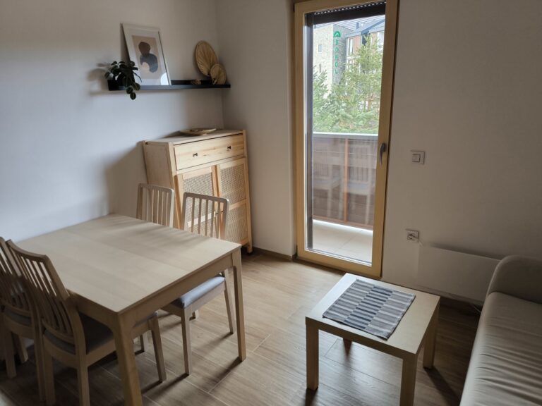 Prodajem apartman 44m2 u centru Divčibara